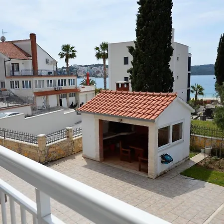 Grosse Mit Meerblick, Wenige Schritte Vom Entfernt Apartment Trogir