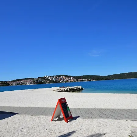 Grosse Mit Meerblick, Wenige Schritte Vom Entfernt Trogir