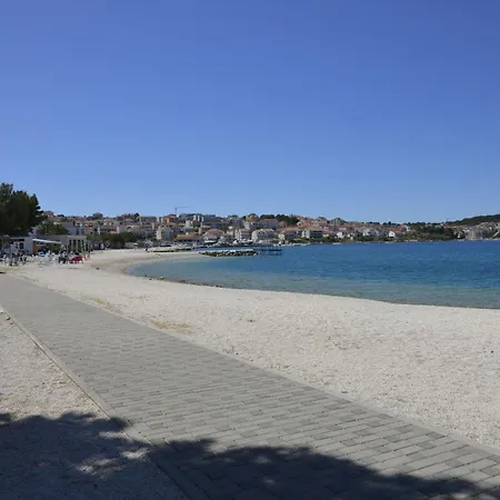 Grosse Mit Meerblick, Wenige Schritte Vom Entfernt Apartment Trogir